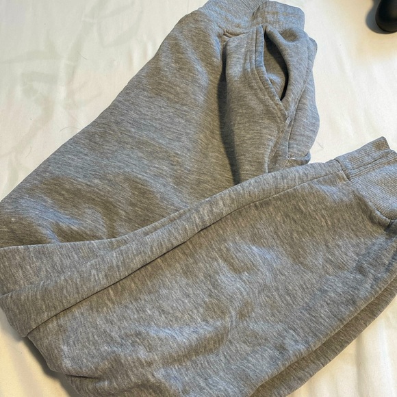 Grey sweat pants - Picture 1 of 3